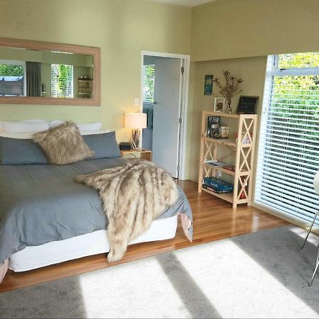 Charlies@Hilltop deluxe retreat Bed & Breakfast Taupo Exterior foto